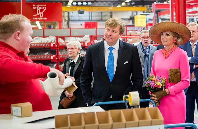 Bezoek koning en koningin aan Otolift Trapliften