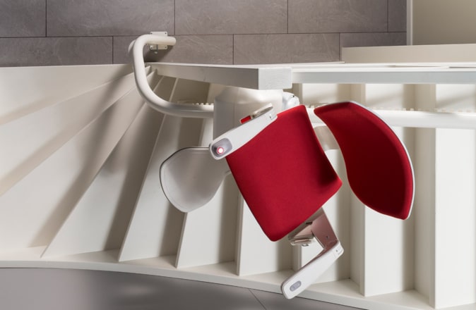 De Otolift Modul-Air is het beste model voor een traplift aan de binnenbocht van de trap.